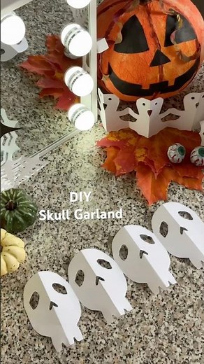 DIY: Skull Garland 👻🤍 Halloween Decor Idea #diy #halloweendecorations #halloween