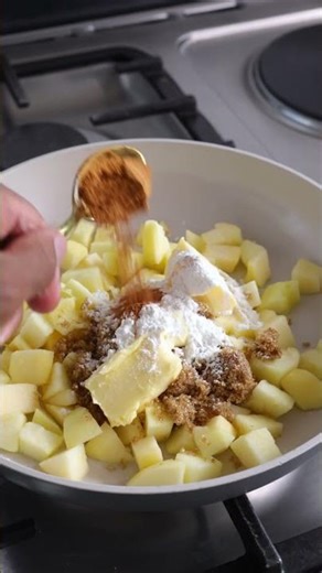 Apple crumble muffins 🤤 #food #bakingrecipes