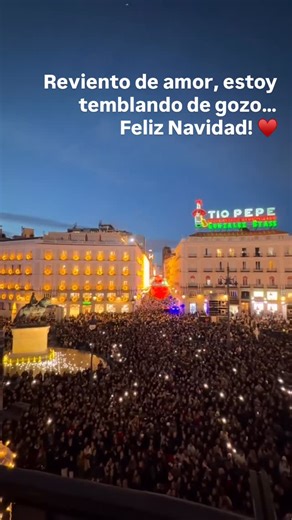 Maryana Avendano on Instagram: "✨ Reviento de amor en Tu presencia ✨ Jesús amado, hoy mi corazón no puede contener lo que siente cuando Te mira. Reviento de amor y tiemblo de gozo al saber que estás aquí, tan cercano, tan real, mirándome con ternura infinita. Cada lágrima y cada risa de mi historia están en Tus manos; Tú conoces cada herida, cada anhelo, cada rincón de mi alma que espera ser sanado por Tu amor. Si tan solo pudiera verte como Tú me ves, entendería que no necesito nada más fuera d