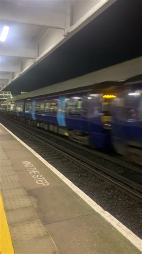 Class 377 PASSING Orpington at Speed #train #stepfordcountyrailway