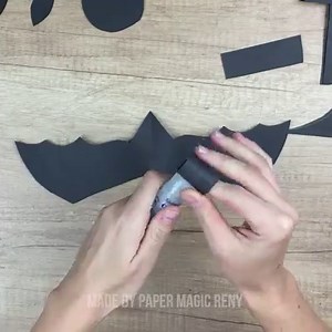 1.4M views · 4.7K reactions | Flying Bat paper craft :) very easy to make from just one piece of paper! :) | Paper Magic | Facebook