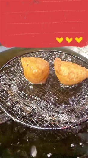 🌟 Craving a snack that hits all the right notes? Samosas paired with a steaming cup of Indian tea are the ultimate refreshment duo! 🌿✨ Indulge in the crispy, spiced goodness of these delightful pastries while sipping on the rich flavors of tea that warm your soul. What’s your favorite samosa filling? Share your thoughts in the comments below! 🍵🥟 Call Us Now To Place An Oder ⬇️ 📞626-574-1400 📍314 E Huntington Dr, Arcadia, CA 91006 #nirvanaindiancuisine #funny #indianrestaurant #indianfoodie