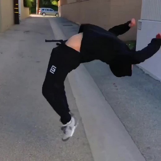 I have this crazy hidden talent.. 🤭😂