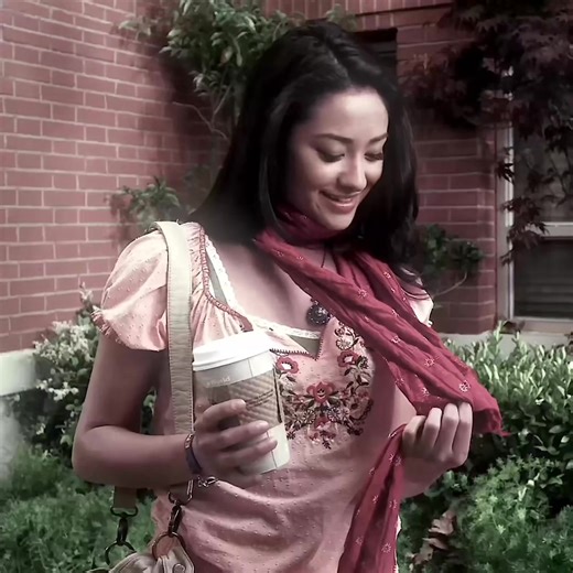 Sweet Emily Fields: A Pretty Little Liars Tribute