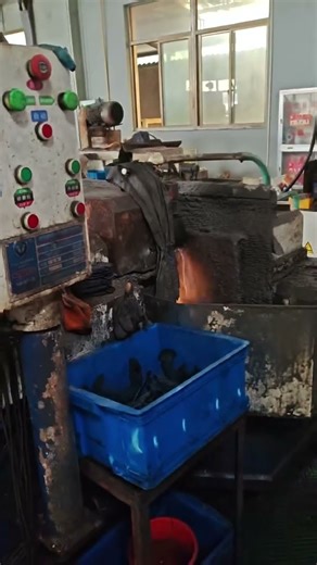 What is the difference from the different kinds of pipe cutter and pipe welders? #factoryproducts