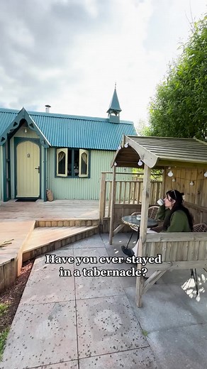 A unique stay for two in a quiet corner of Devon, complete with a wood fired hot tub, a log burner, and the sweetest interiors. 📍Brownscombe Tabernacle, Devon #uniqueplacestostay #romanticgetaway #placestostaydevon #uktravel