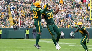 291K views · 4.4K reactions | Another masterpiece from Aaron Rodgers (27/35, 274 YDS, 3 TDs) results in a 24-10 Green Bay Packers win. The Packers are 6-1 and maintain control of the NFC North. | NFL Game Recaps | Facebook