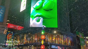 First Snowfall Of 2020 In New York | TIMES SQUARE AT NIGHT |