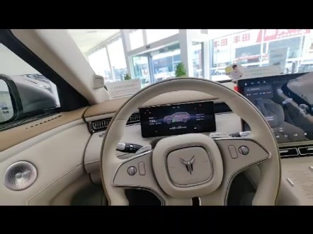 岚图free+的Hud特别的清晰，白天特别清晰，怎么打开或者关闭hud，一种是通过语音控制，另一种直接下滑屏幕找到hud开关，学会了吗？#超理想的free生活