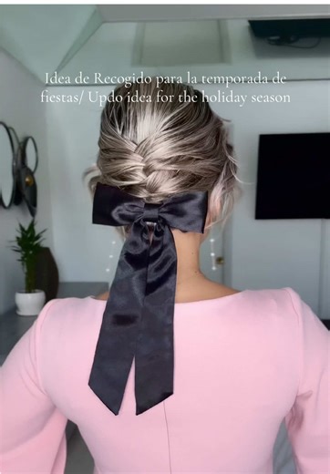 Everything turns festive with a bow😍🎄🎁 #hairstyle #updo #bobhairstyle #peinados #cabellocorto