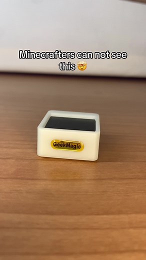 The best item for minecraft players🤯👾 #minecraftmemes #gif . . . . . . Minecraft gif block that projects anmiations of anime and minecraft videogames
