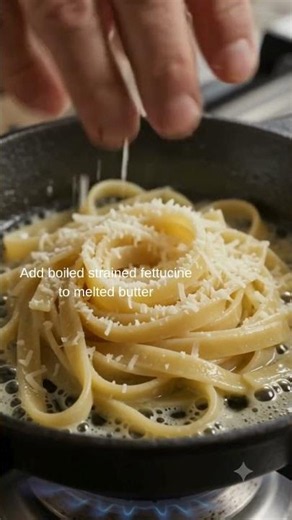 Fettuccine Alfredo — The REAL Recipe (No Cream!) 🍝🧀