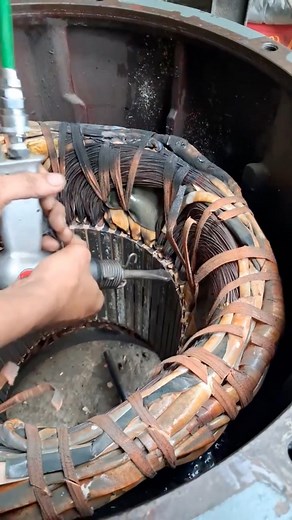 Breaking down a heavy 250 kW industrial motor using an air tool chisel. Powerful pneumatic tools make dismantling faster and easier, helping to recover copper coils and scrap metal efficiently.”#MotorDismantling #AirToolChisel #HeavyMotor #CopperRecovery #ScrapRecycling #IndustrialTools #MetalRecovery #ScrapBuyerUAE #ElectricMotor #RecyclingProcess #230k #usa | Scrap Buyer UAE
