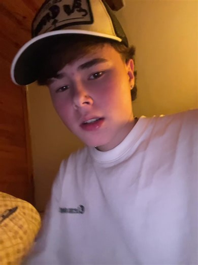 Videos de ZULUAGA_🐊⚡️ (@_zuluaga_official_) con “sonido original - Angel”