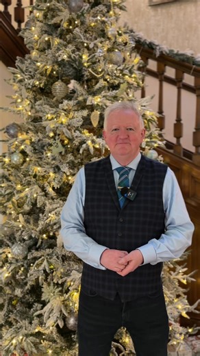 🎄🏇 The ultimate Christmas gift for racing lovers Great food, live racing and expert insight – all wrapped up at Western House Hotel. www.westernhousehotel.co.uk/cheltenham-gold-cup-lunch/ | Ayr Racecourse