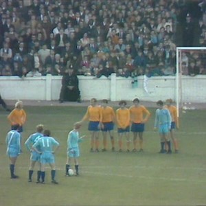 1.1M views · 3.9K reactions |  'Well they don't come much better than that!' Ernie Hunt's Donkey Kick technique was banned later that season! #EFL | #EFLMemorableMoments | #PUSB | #EFC | EFL | Facebook