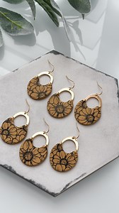 77K views · 612 reactions | Usually white polymer clay works best as a base for transfer sheets. But if the pattern is B&W, it looks so pretty on any color background (except black, obviously)! I can’t believe I hadn’t tried it. This pattern is沈 | Roclayco | Facebook