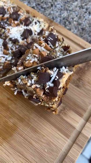 7 layer magic cookie bars ultimate gooey chocolate dessert
