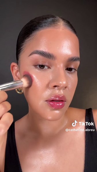 Huda Beauty Strawberry Cream Liquid Blush Makeup Tutorial