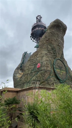 Wild Safari & Crazy Rides at Chessington World of Adventures! 🦁