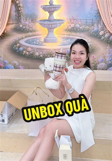 Unbox Quà Kỷ Niệm 10 Năm Monnie Kids – Baongocaerobic