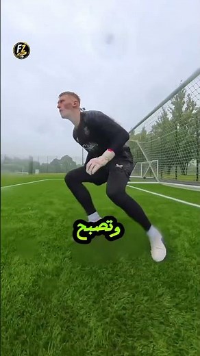 Why do goalkeepers wet their gloves before a match? 🧤💦 #Goalkeepers #Football