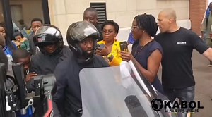 420K views · 10K reactions | Quand Samuel Eto’o, après avoir pris part à l’événement #MboaParis, file en moto pour assister à la finale de la Ligue des Champions quelques heures plus tard à Munich. ️  Okabol | Allez Les Lions | Facebook