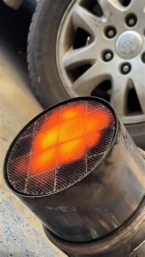 Amigos, si no quieres o no puedes anular el sistema DPF / SCR de tu vehiculo tenemos este servicio 100% efectivo a tu disposición. Regeneración de DPF/SCR con más de 800° que eliminarán todo el hollín acumulado en el filtro de partículas. Servicio apto para vehículos livianos, buses, camiones, maquinaria pesada. WhatsApp 9 6530 5363 | Scanner Y Reprogramacion Automotriz