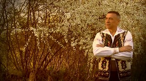 37K views · 684 reactions | Nelu Bitina - Maicuta mea de la tara | Dulce-i graiul de folclor | Facebook