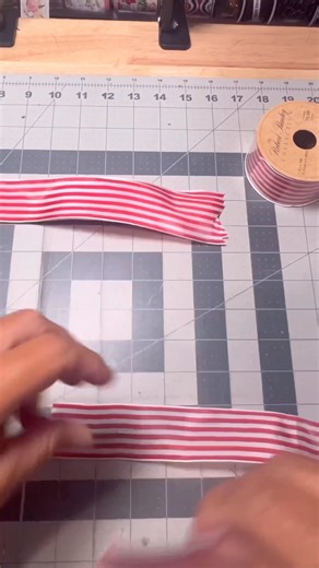 DIY Dollar Tree American Flag Wreath🇺🇸Comment star24 for my free step by step tutorial #holliehobbies #dollartreediy | Hollie Hobbies