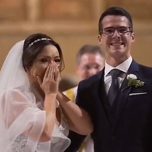 These kids gave their teacher an amazing surprise on her wedding day ❤️️ | LADbible