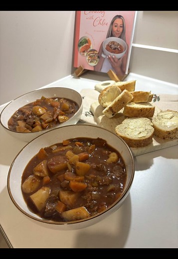 Cosy slow cooker beef casserole 🥘 Love putting all of the ingredients in the slow cooker and let it cook away ☁️ 🥰 Recipe for 3-4 portions: 400g Lean beef chunks 500g Baby potatoes 2 Carrots, large 2 Celery sticks 2 beef Stock cubes 1 tin Chopped tomatoes Splash Worcestershire sauce 20g Tomato puree 1 white onion 40g gravy Salt Pepper Paprika Oregano 150ml Red wine @aldiuk 500 ml Boiled water 10g Lazy garlic Crusty bread - optional to serve Step 1 Dice the potatoes, carrot, celery, and onion. 