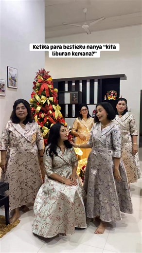 Nani Triana Simorangkir on Instagram: "Lalap dari awal sampai akhir tahun hanya wacana melulu😅 #fypjangkauanluas #humor #jangkauanluas #fypreels"