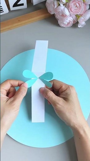 A craft project perfect for preschoolers make a little bee with flapping wings using long