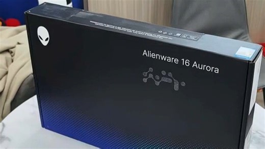 外星人游戏本智能灯光同步互动，沉浸式体验升级，光影随战局实时变化，完美契合游戏场景，操作更带感，释放强劲性能魅力。