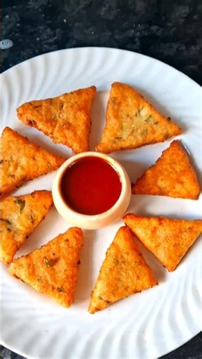 Instant Crispy Potato Triangles Recipe | Party Snack in 10 Mins! 🤤