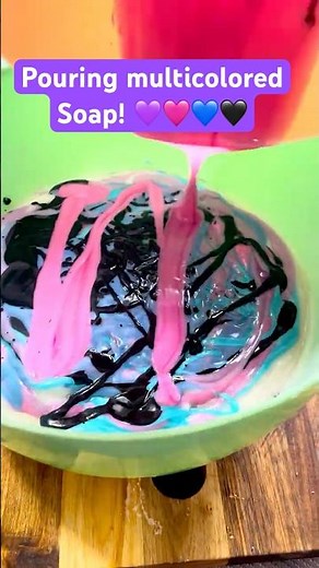 How to make multicolored soap! #soapmaking #diysoap #homemadesoaps #soapcutting #soap