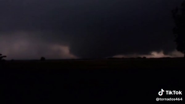 Rare Footage of the 2011 El Reno EF5 Tornado