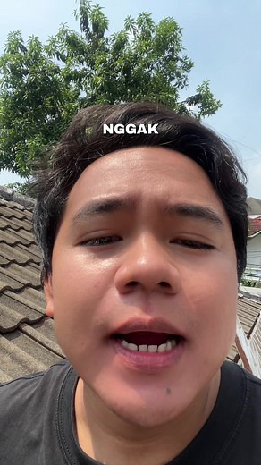 Dia Lagi Asik Scroll Itu — Reaksi Lucu Saat Ketahuan Scroll