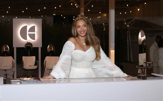 Beyoncé Brings The Stars Out To The Cécred Hair Show In Celebration Of New Styling Collection