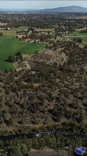 An excerpt from our short film Protecting Oregon Spotted Frogs in the Deschutes River Basin. Take a few minutes to learn more about one of the Northwest's imperiled frog species, and how biologists and partners are working to protect its stronghold habitats in Oregon's Deschutes River basin. Learn more at about Oregon Spotted Frogs at fws.gov/oregonfwo/ and Deschutes River Conservation efforts at: go.usa.gov/xPy5d Produced in Partnership with the US Fish & Wildlife Service, in Cooperation with t