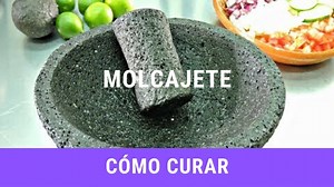 El molcajete es un mortero de piedra, tradicional en México. Se fabrica de basalto, piedra volcánica. Se usa para triturar, martajar y moler ingredientes diversos, especialmente para salsas y moles. Para moler se utiliza la piedra de molcajete llamada tejolote o temolote. Y LO QUE SE PREPARA EN ÉL TIENE UN SABOR INIGUALABLE. #Molcajete Necesitas para "curarlo" 1/4 de taza de arroz crudo 1/4 de taza de sal de grano Agua Bienvenidos al canal Recetas de Luzma https://www.youtube.com/channel/UCMMi0W
