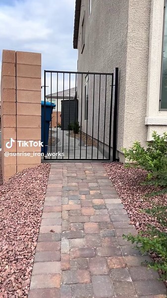 🧑🏾‍🏭End of the year sale on modern door side gates 📍Las Vegas 📲Dm or txt 702-355-9149#fyppppppppppppppppppppppp #ironwork #GateUpgrade #GateTransformation #lasvegasrealestate