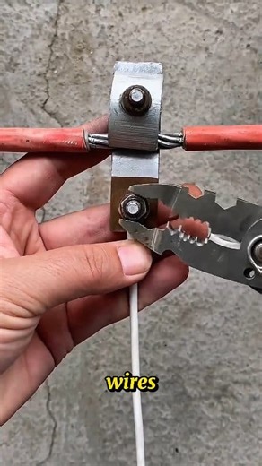 Aluminum-Copper wire splice: anti-corrosion, secure electrical connection. #electrician #DIYprojects #DIYHacks | Mn04 | Facebook