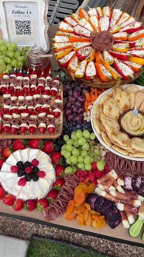 The perfect grazing table for a chill sunday with friends 🧀🍇🐝 #BeeGrazing #CharcuterieCompany #UtahCatering #GrazingTable #CharcuterieVibes