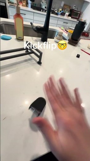 5 easy tricks on a fingerboard #fb #tutorial #fingerboard #tricks #slowmotion #fyp