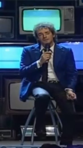 AXELATA | Una Historia Llena de Música on Instagram: "🇲🇽 Gustavo Cerati y México: el país que hizo eterno a Soda Stereo 🌎 Pocas veces una conexión entre artista y público ha sido tan fuerte como la de Gustavo Cerati con México. Desde sus primeras presentaciones en los años 80, el público mexicano se entregó por completo a Soda Stereo, llenando cada recinto y convirtiendo sus conciertos en auténticos rituales de energía y emoción. México fue clave para que Soda trascendiera fronteras y se tran