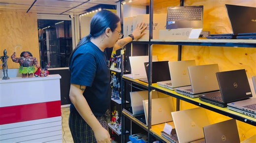 6.6K views · 148 reactions | Laptop Bee မှာ အစုံရှိတယ်ဗျို့  မဝယ်ရင်တောင် ဝင်လေ့လာပါဗျာ သေချာရွေးချယ်ပေးမယ် အကြံပေးမယ်  Computer နဲ့ ပတ်သက်လျှင် Laptop Bee ကို ခိုင်းပါ  | Laptop Bee | Facebook