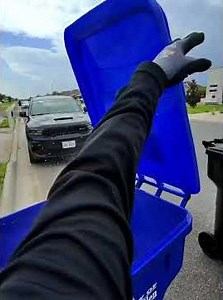How I made $40 in 10 minutes doing trash bin cleaning #trashbincleaning #sidehustle #smallbusiness