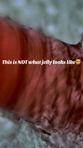 Jelly looks soft and smooth… but under the microscope it turns into a colorful crystal-like structure 🔬✨ Tiny patterns, light reflections, and hidden textures you’d never notice with your eyes. It’s like looking at a microscopic candy universe. Would you still eat it after seeing this? 👀 #microscope #jelly #science #micro #fyp